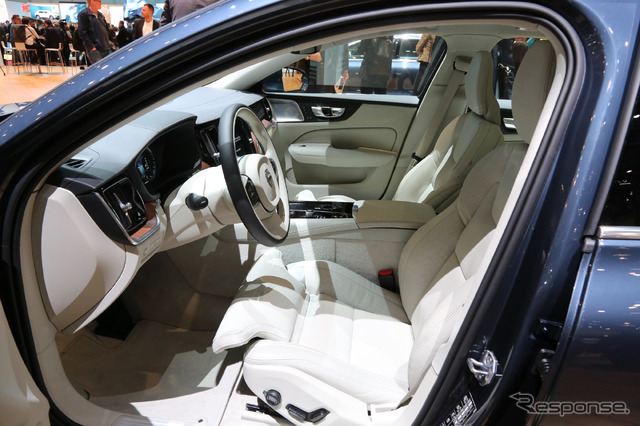 ボルボV60新型(ジュネーブモーターショー2018)