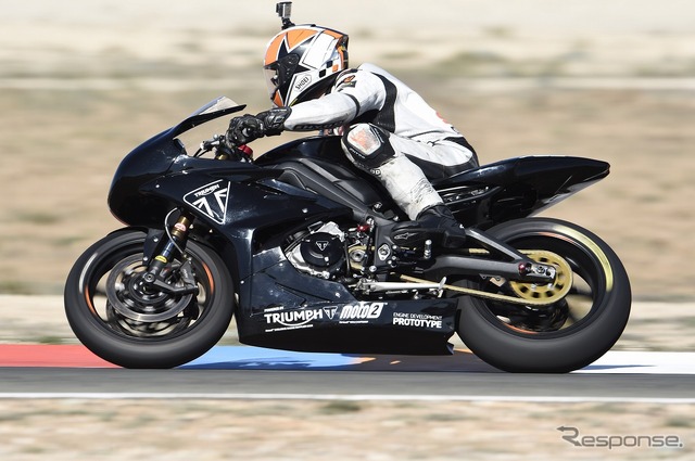 Moto2プロトタイプマシンに試乗(ライダー:佐川健太郎)