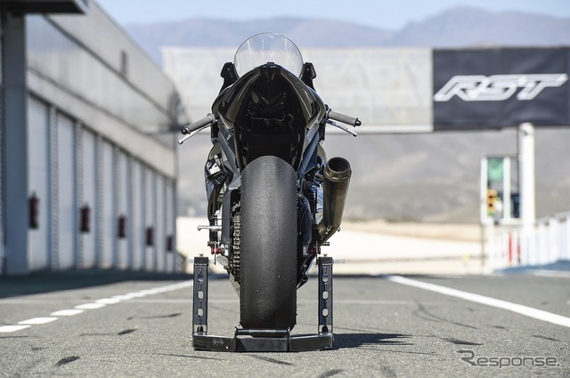 Moto2プロトタイプマシンに試乗(ライダー:佐川健太郎)