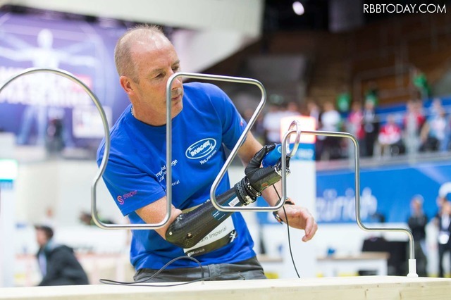 パワード義手レース(Powered Arm Prosthesis Race)の模様。(c)ETH Zurich / Nicola Pitaro