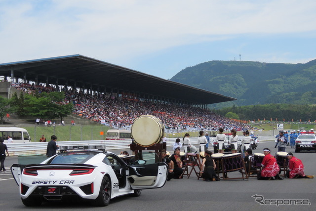 2017年SUPER GT オートポリス戦の模様(当時は5月開催)。