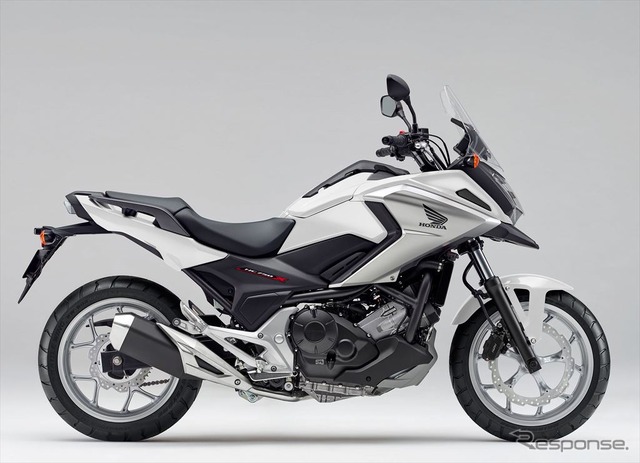 ホンダ NC750X(パールグレアホワイト)