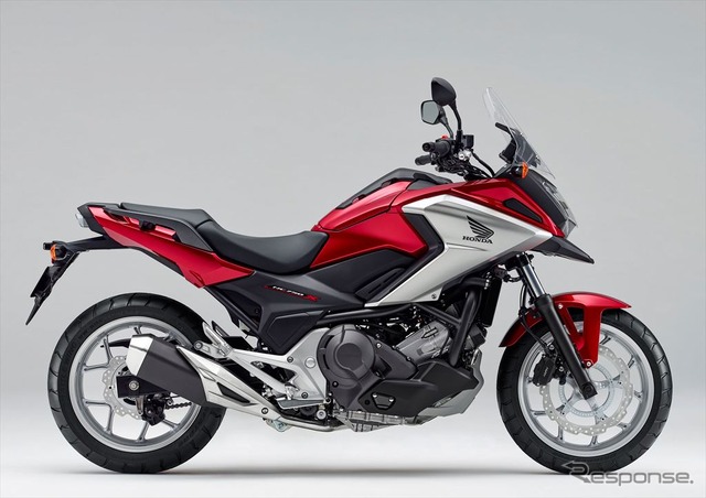ホンダ NC750X デュアルクラッチトランスミッション<ABS>Eパッケージ(キャンディークロモスフィアレッド)