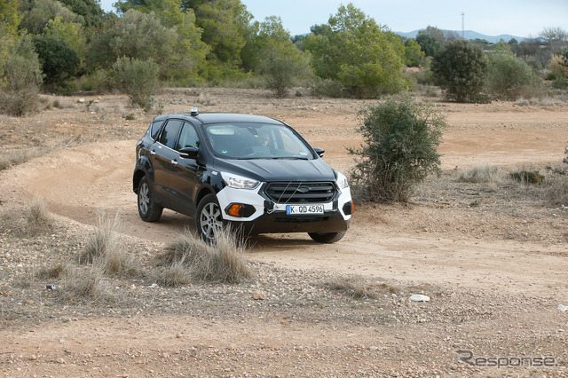 フォード クーガ 次期型テスト車両スクープ写真