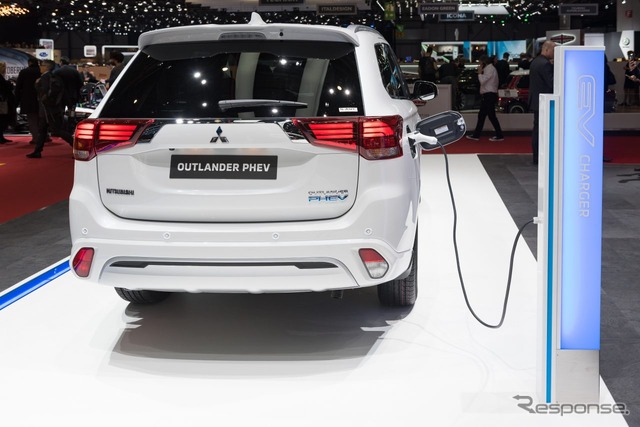 三菱 アウトランダー PHEV の2019年モデル（ジュネーブモーターショー2018）