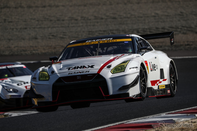 GT300クラス初日19位タイムの#11 日産GT-R。