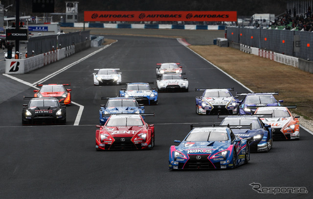 GT500クラスのスタートシミュレーション。