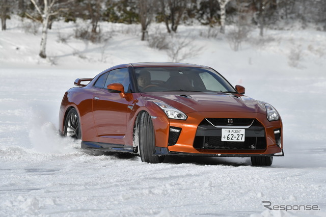 日産 GT-R 雪上試乗