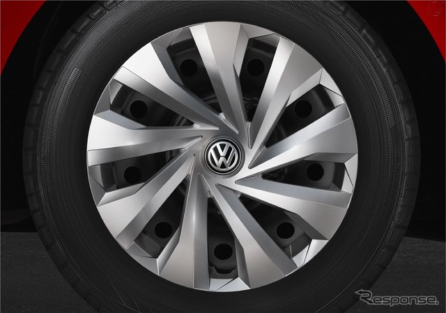 VW ポロ TSI トレンドライン 15インチスチールホイール(フルホイールキャップ付)