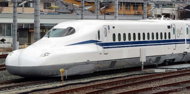 3月20日から走行試験が始まったN700Sの確認試験車。さまざまな編成長を可能とする同車の特徴を活かして、10月頃からは8両編成による試験走行を開始する予定。