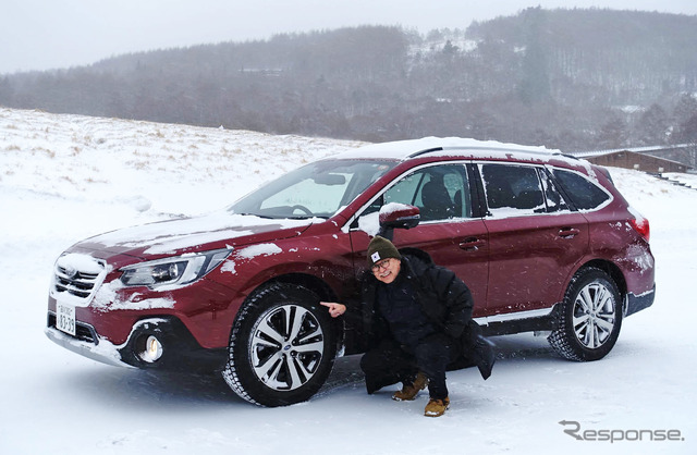 ブリザックを履いたスバル アウトバックと中村孝仁氏