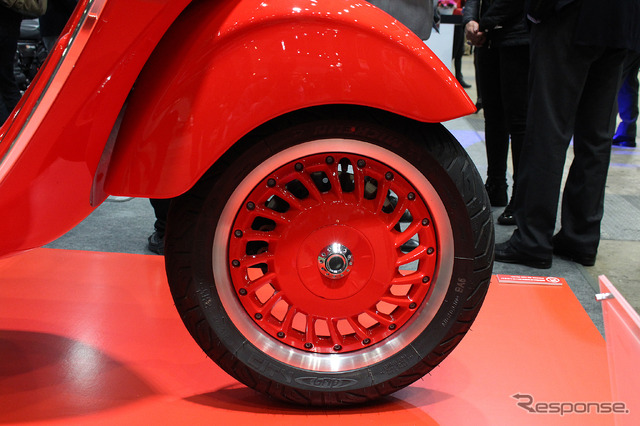 Vespa 946（RED）（東京モーターサイクルショー2018）