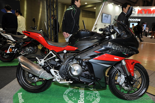 ベネリ 302 R(プロトブース)