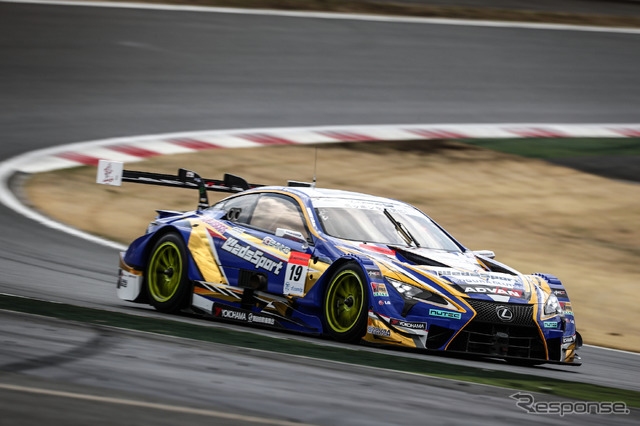 GT500クラス2位タイムの#19 LC500。