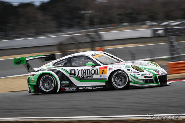 GT300クラス3位タイムの#7 ポルシェ。