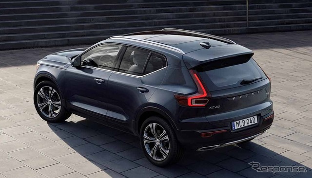ボルボ XC40インスクリプション