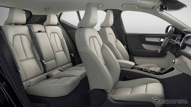ボルボ XC40インスクリプション