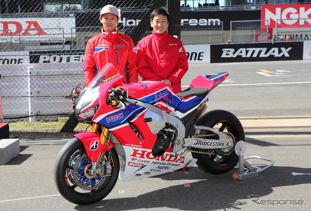 高橋巧選手（Team HRC）と宇川徹監督