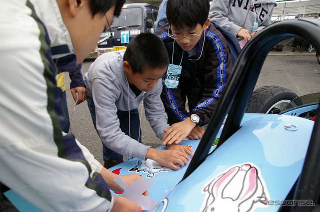 中学生が作った電気自動車、サーキットを走る…日本EVフェスティバル