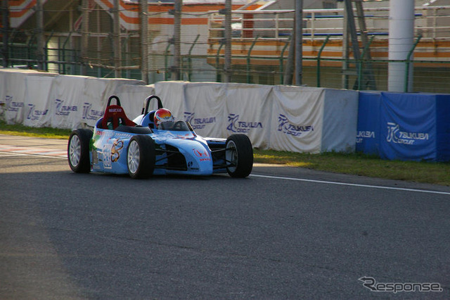 中学生が作った電気自動車、サーキットを走る…日本EVフェスティバル