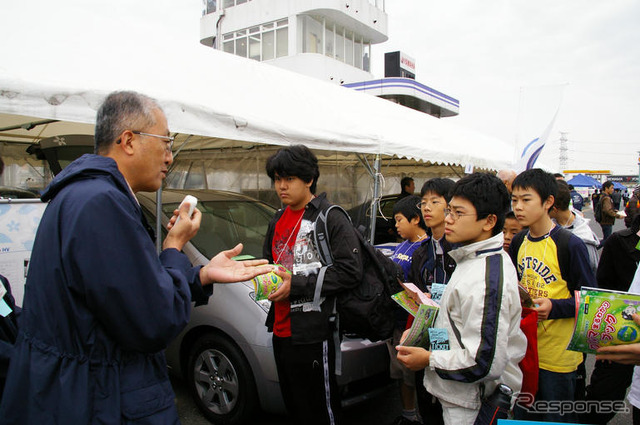 中学生が作った電気自動車、サーキットを走る…日本EVフェスティバル