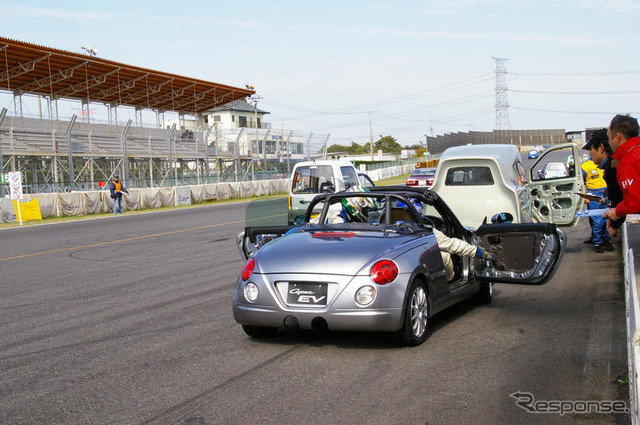 【写真蔵】手作り電気自動車で耐久レース…日本EVフェスティバル