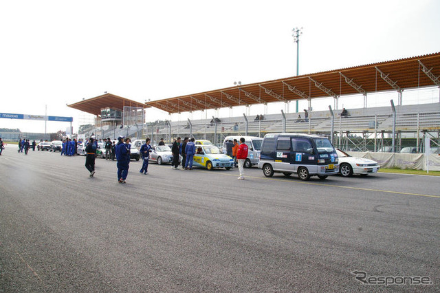 【写真蔵】手作り電気自動車で耐久レース…日本EVフェスティバル