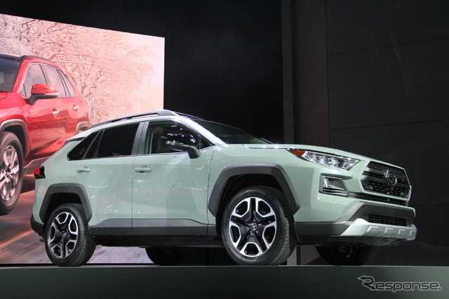 トヨタRAV4新型(ニューヨークモーターショー2018)
