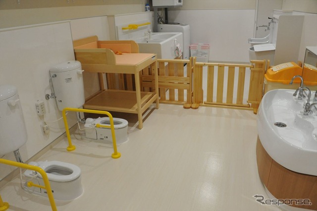 こどもトイレも暖房便座