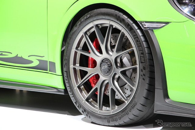ポルシェ911GT3 RS改良新型のヴァイザッハ・パッケージ(ニューヨークモーターショー2018)