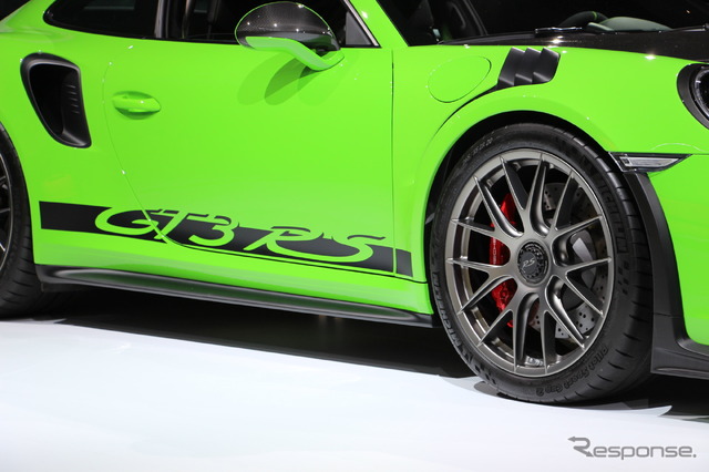 ポルシェ911GT3 RS改良新型のヴァイザッハ・パッケージ(ニューヨークモーターショー2018)