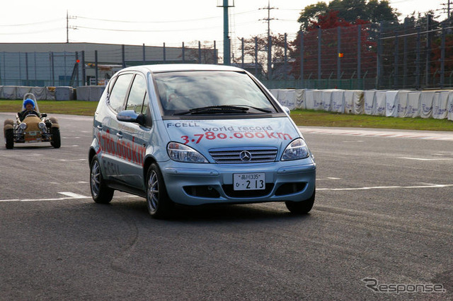 【写真蔵】最新エコカーが大集合…日本EVフェスティバル