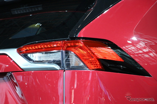 トヨタRAV4新型(ニューヨークモーターショー2018)