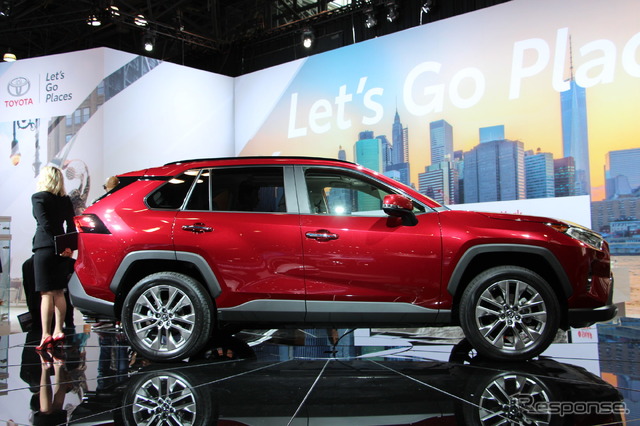 トヨタRAV4新型(ニューヨークモーターショー2018)