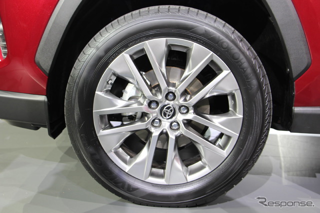 トヨタRAV4新型(ニューヨークモーターショー2018)