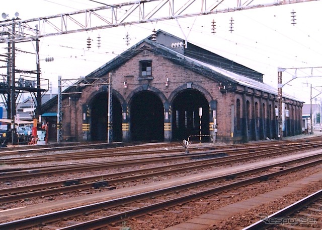 糸魚川駅構内検修庫（1990年）