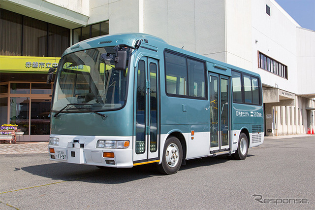 自動運転バスの車両外観(ラッピング施工前のため、試乗会開催時と異なる)