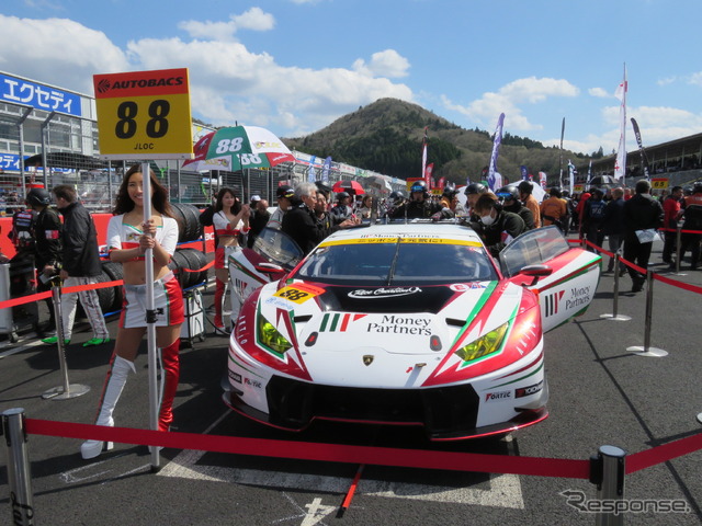 ポール発進だった#88 ウラカン(決勝7位)。