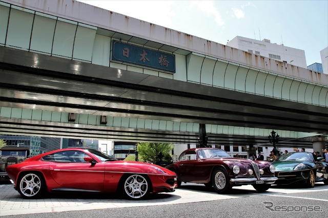 アルファロメオ 8Cディスコヴォランテ(左右)と6C2500SSヴィラデステ