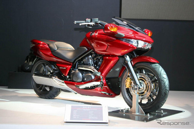 【東京モーターショー07】ホンダ二輪、注目を集めた2台