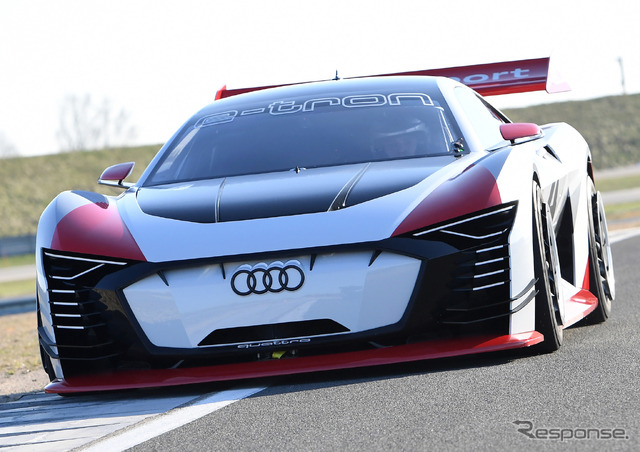 アウディ e-tron ビジョン グランツーリスモ(実車)