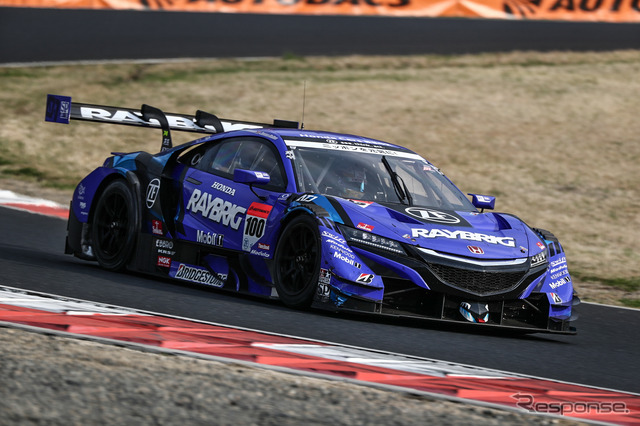 山本&バトン組の#100 RAYBRIG NSX-GT。