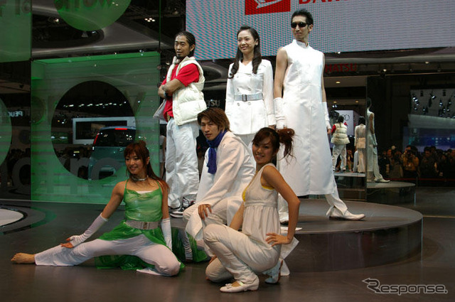【東京モーターショー07】おどる写真蔵…ダンス! ダンス! ダンス!