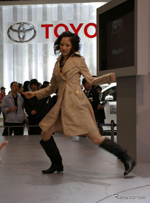 【東京モーターショー07】おどる写真蔵…ダンス! ダンス! ダンス!