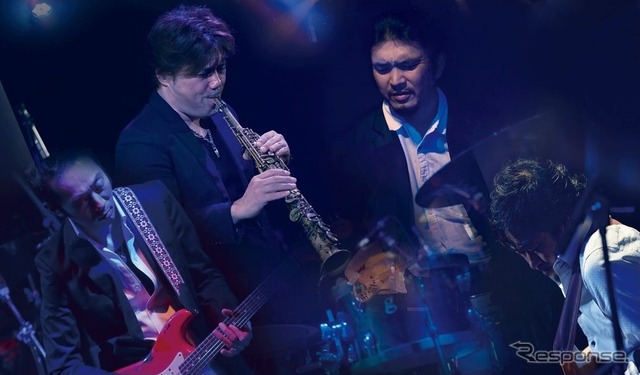 港北PA・海老名SA開業50周年イベントでは、ジャズアーティスト「jaja」による音楽ステージも開催される。