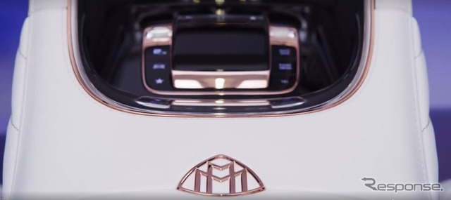メルセデスマイバッハの新型車のティザーイメージ