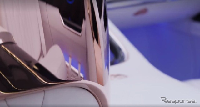 メルセデスマイバッハの新型車のティザーイメージ