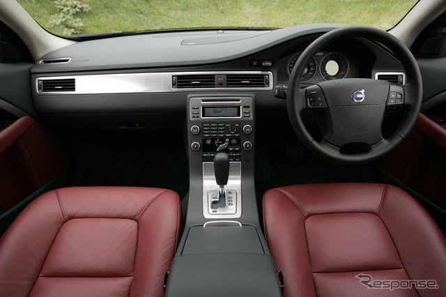【ボルボ V70 新型登場】よりプレミアムに、エモーショナルに