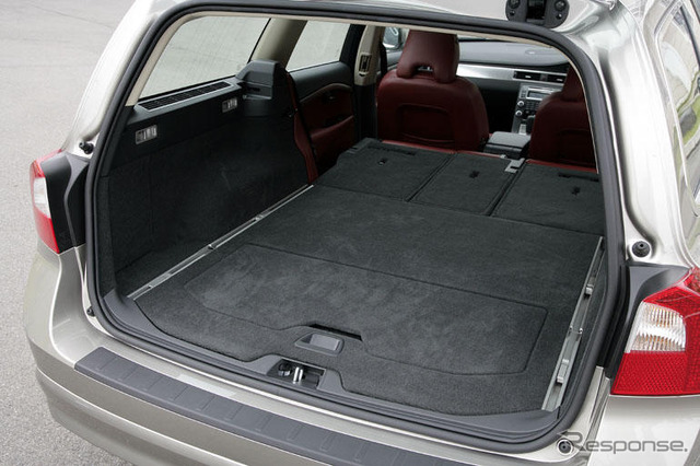 【ボルボ V70 新型登場】よりプレミアムに、エモーショナルに