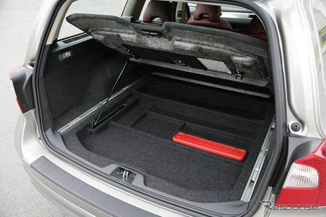 【ボルボ V70 新型登場】よりプレミアムに、エモーショナルに